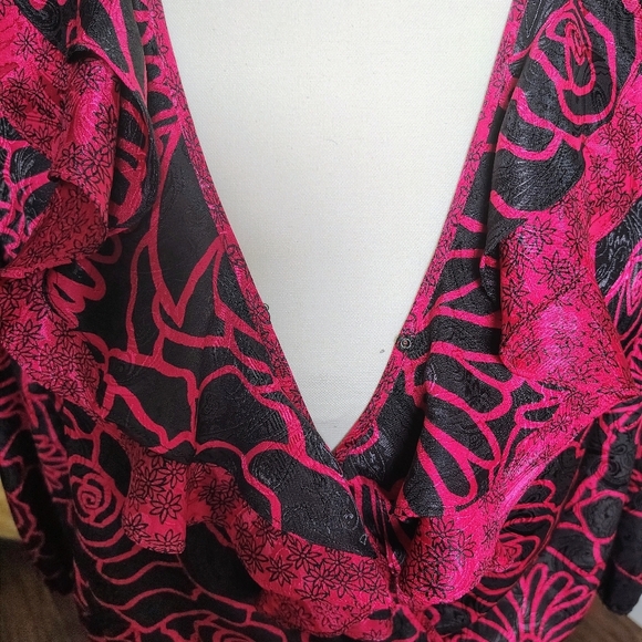 Mosaic Pink and Black Floral Blouse - Picture 2 of 5